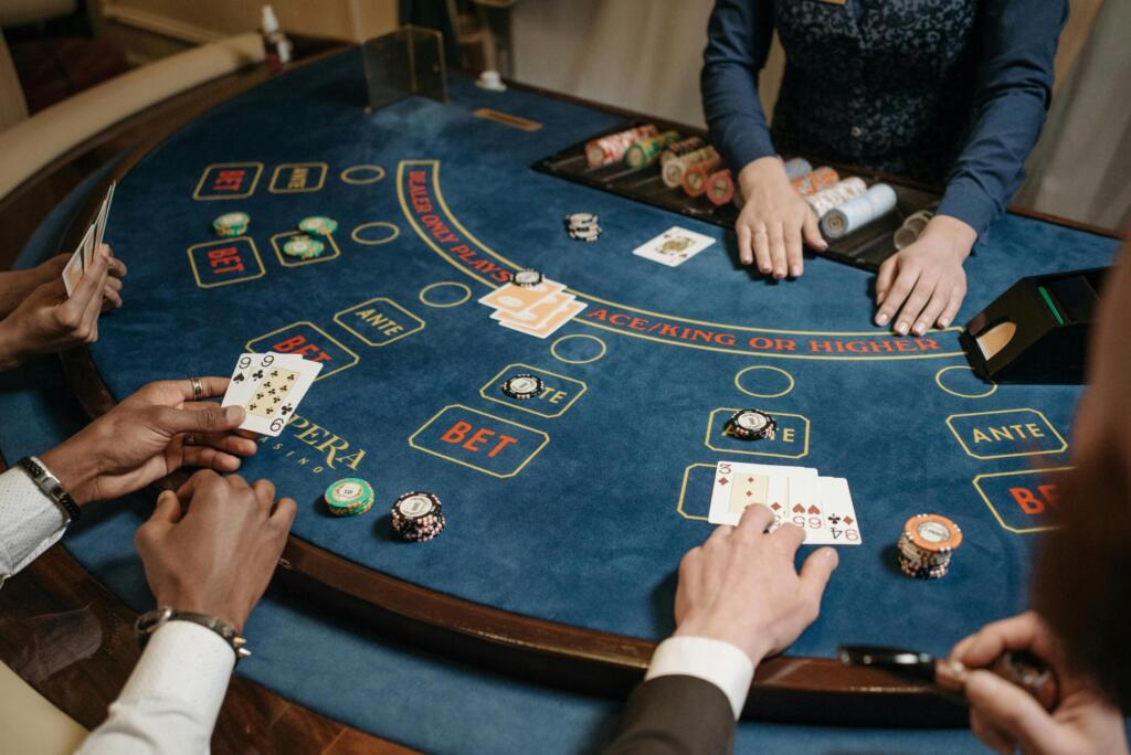Populære kortspill på nettcasino – av JohnSlots